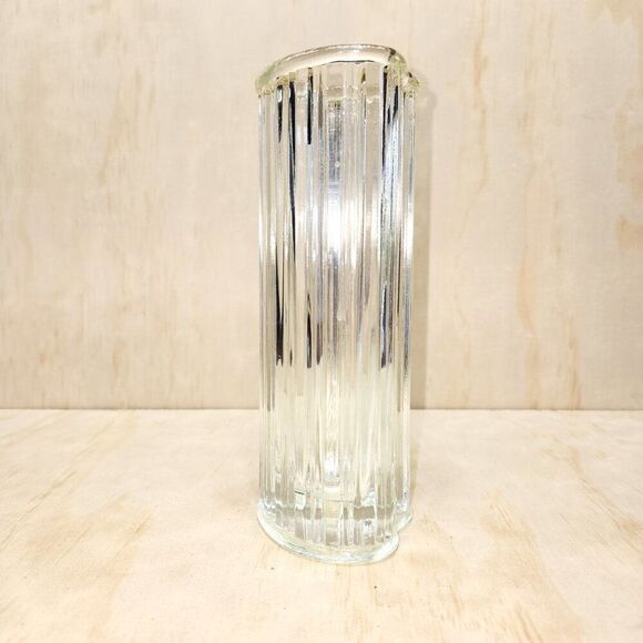 Vintage FTDA 1982 Glass Heart Shaped Ribbed Bud Flower Rose Vase 7.25" x 2.5" - Picture 4 of 10